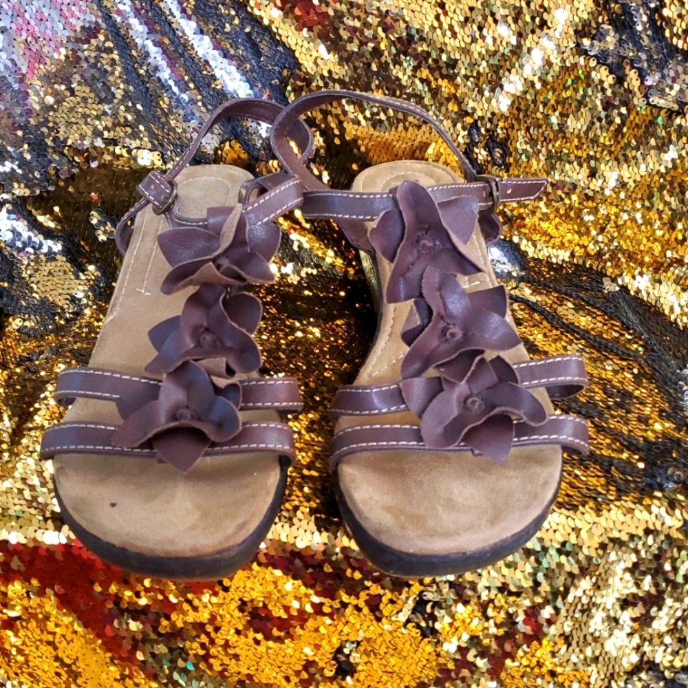 Fun! Stylish/Casual Any occasion W/ Any outfit/time Out/In Doors/Pool/lake side